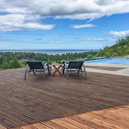 Beautiful In Grimstad W/ Outdoor Swimming Pool, Sauna And 3 Bedrooms 度假居 *