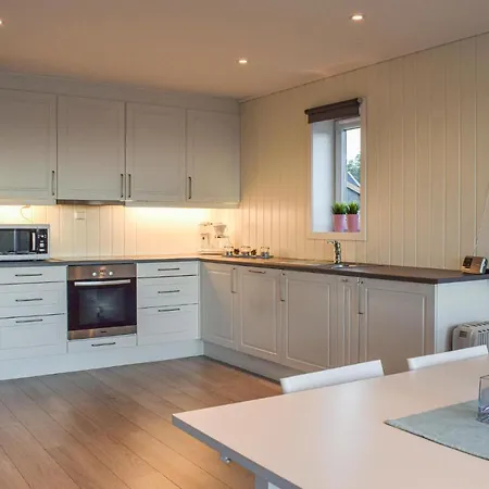 Beautiful In Grimstad W/ Outdoor Swimming Pool, Sauna And 3 Bedrooms بيت للعطل غريمستاد